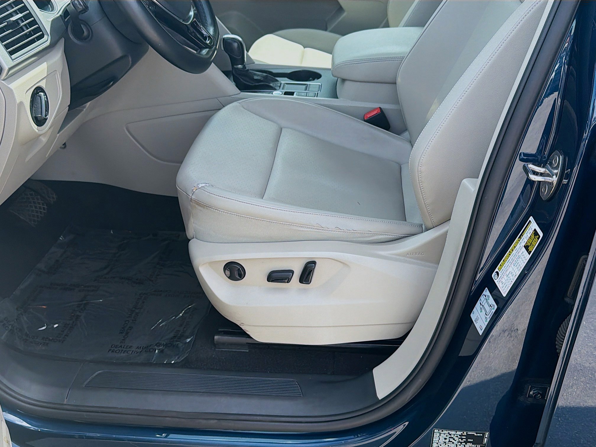 Used 2019 Volkswagen Atlas SE w/ Towing Package FWD image 18