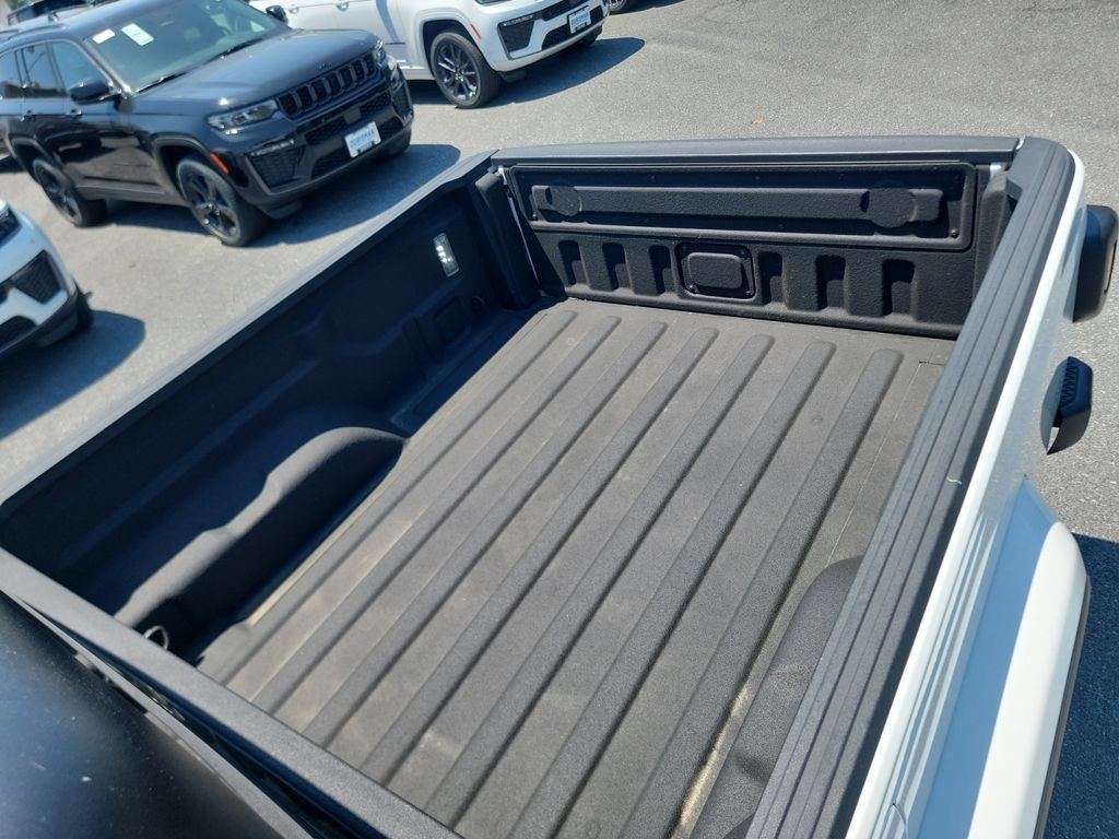 Used 2022 Jeep Gladiator Sport AWD/4WD image 16
