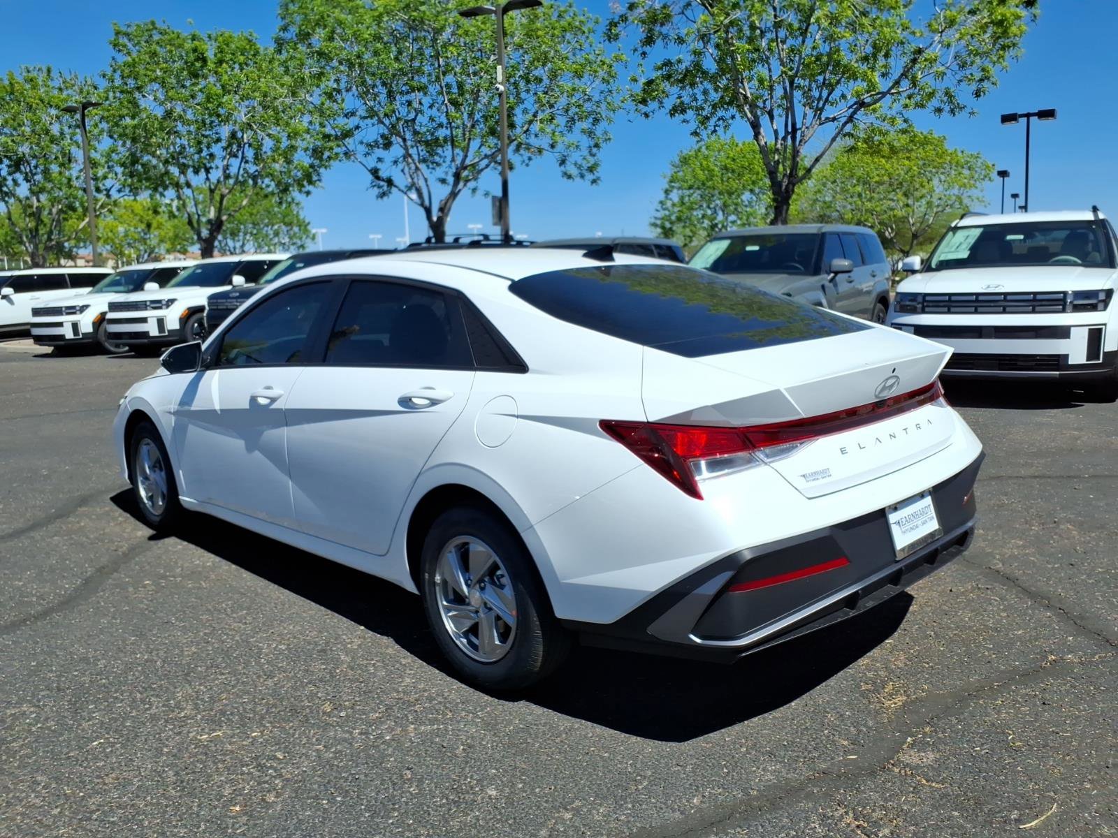 New 2026 Hyundai Elantra SE image 4