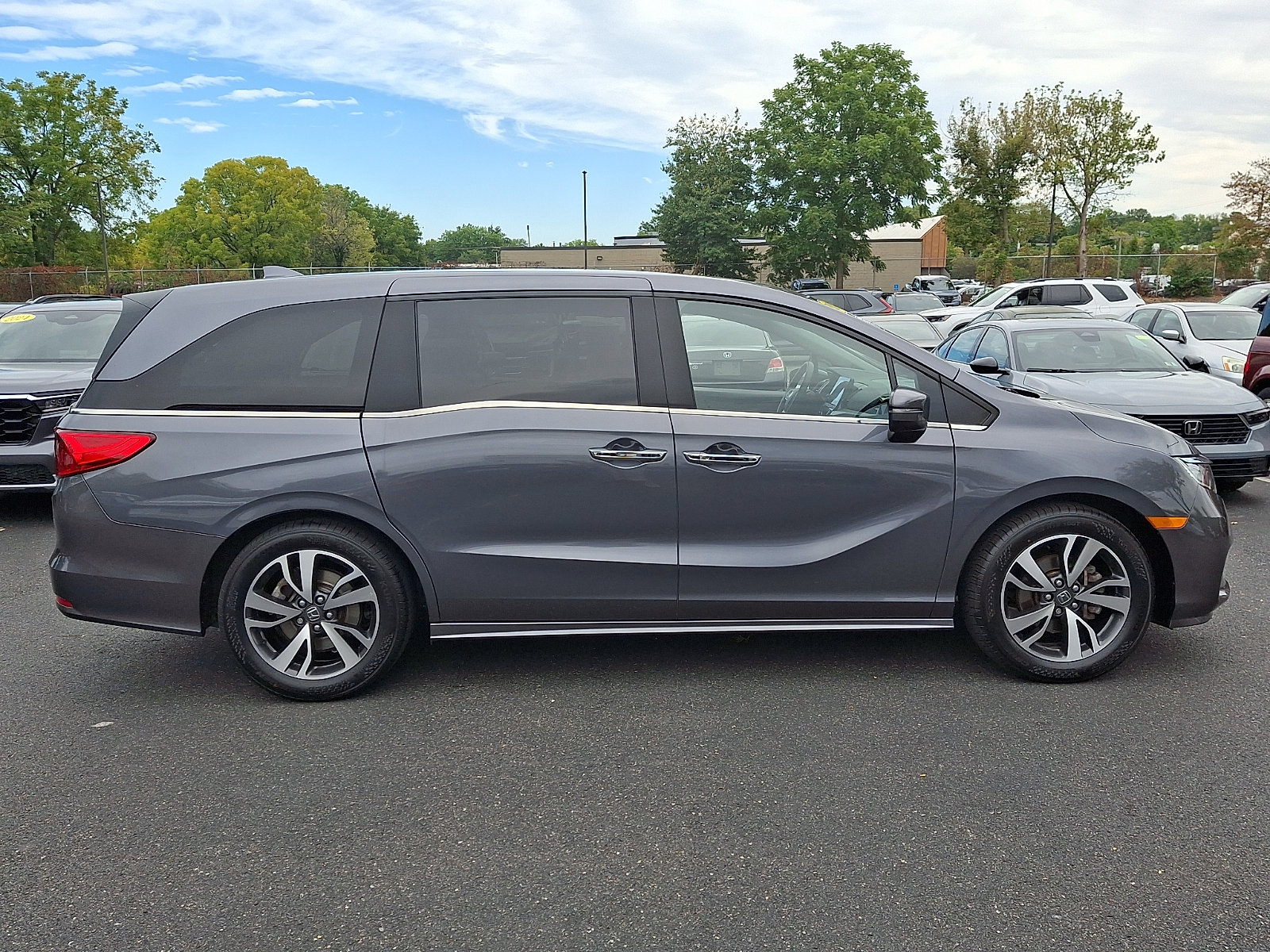 Certified 2024 Honda Odyssey Touring image 7