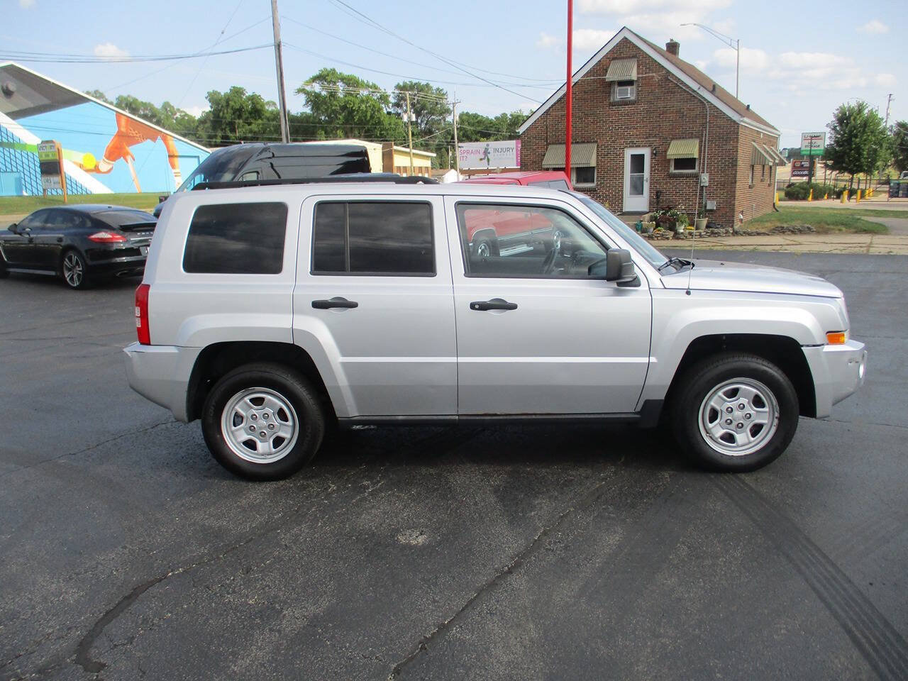 Used 2010 Jeep Patriot Sport FWD image 6