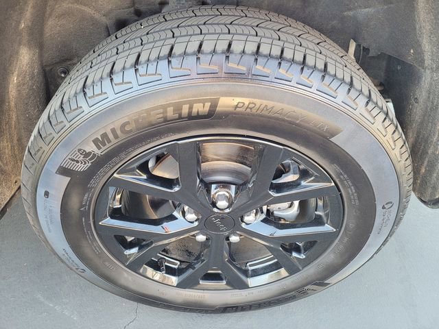 Used 2024 Jeep Grand Cherokee Altitude image 25