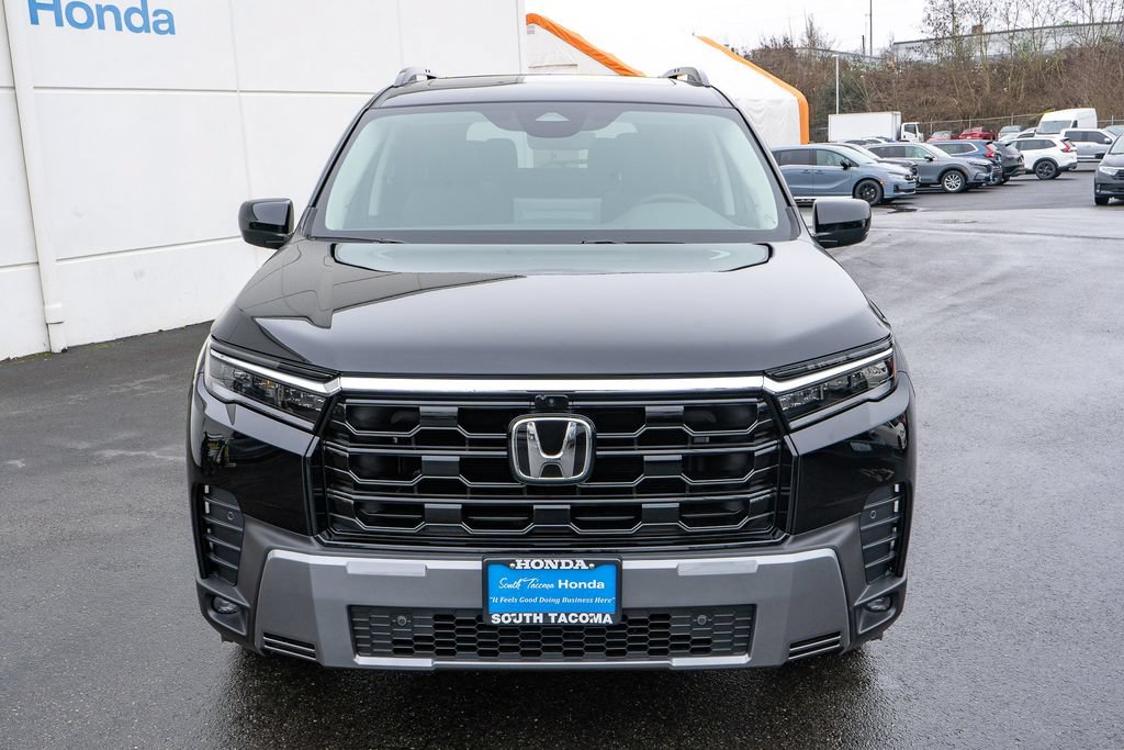 New 2026 Honda Pilot Touring image 3