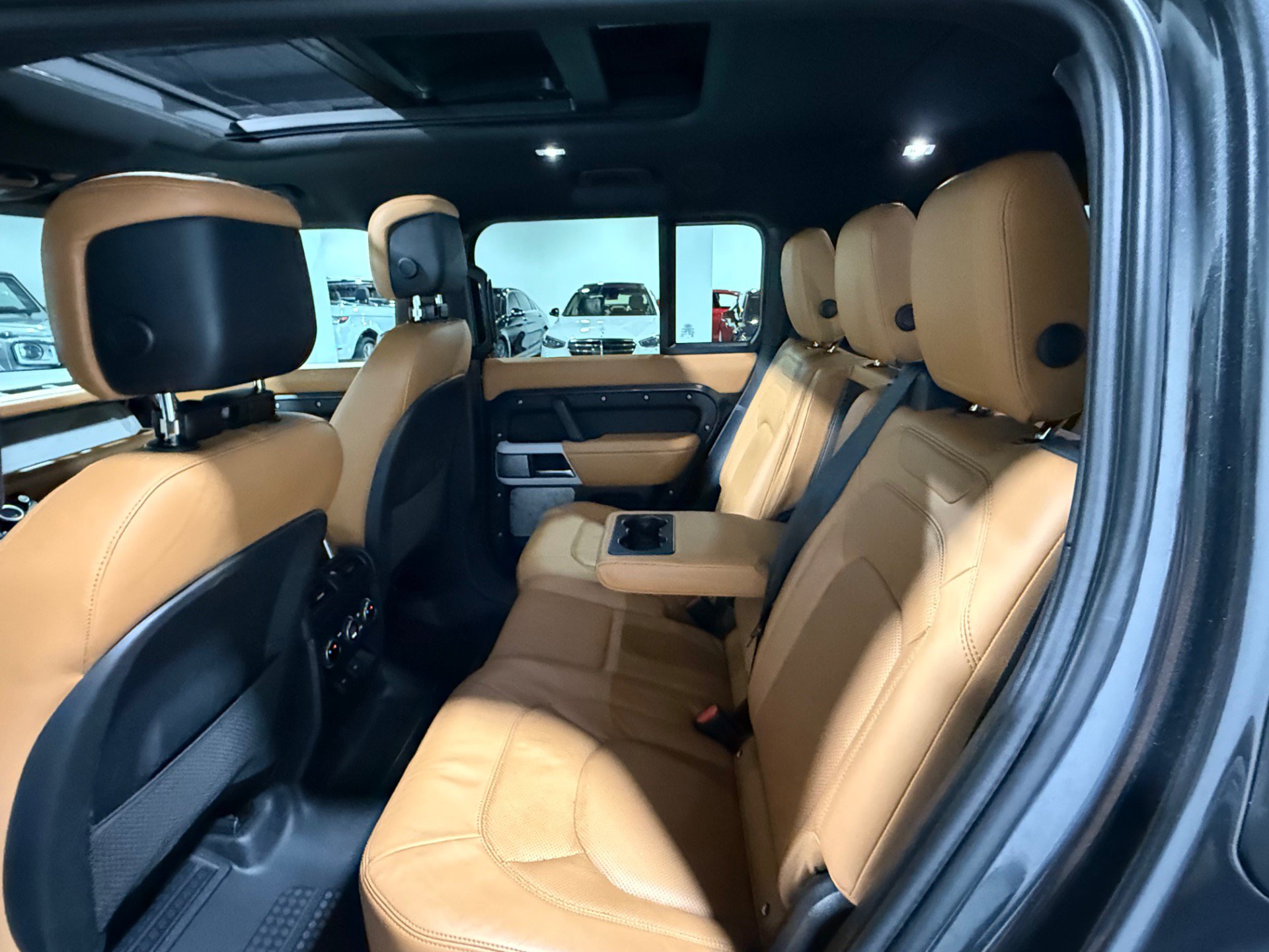 Used 2023 Land Rover Defender 130 SE AWD/4WD image 54