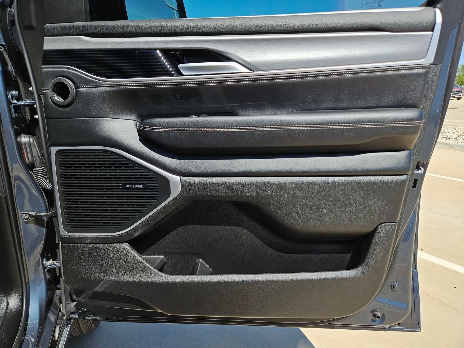 Certified 2025 Jeep Wagoneer Series II w/ Premium Group I image 28