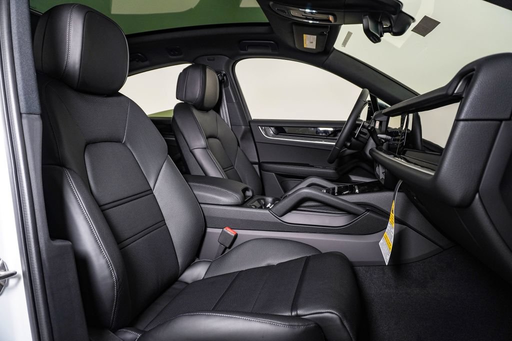 New 2026 Porsche Cayenne Coupe AWD/4WD image 15
