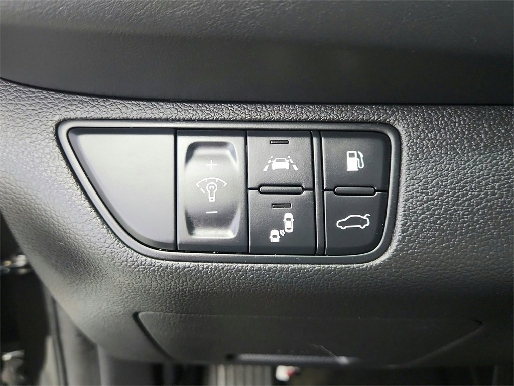 Used 2019 Genesis G70 2.0T Advanced w/ Dynamic Package image 35