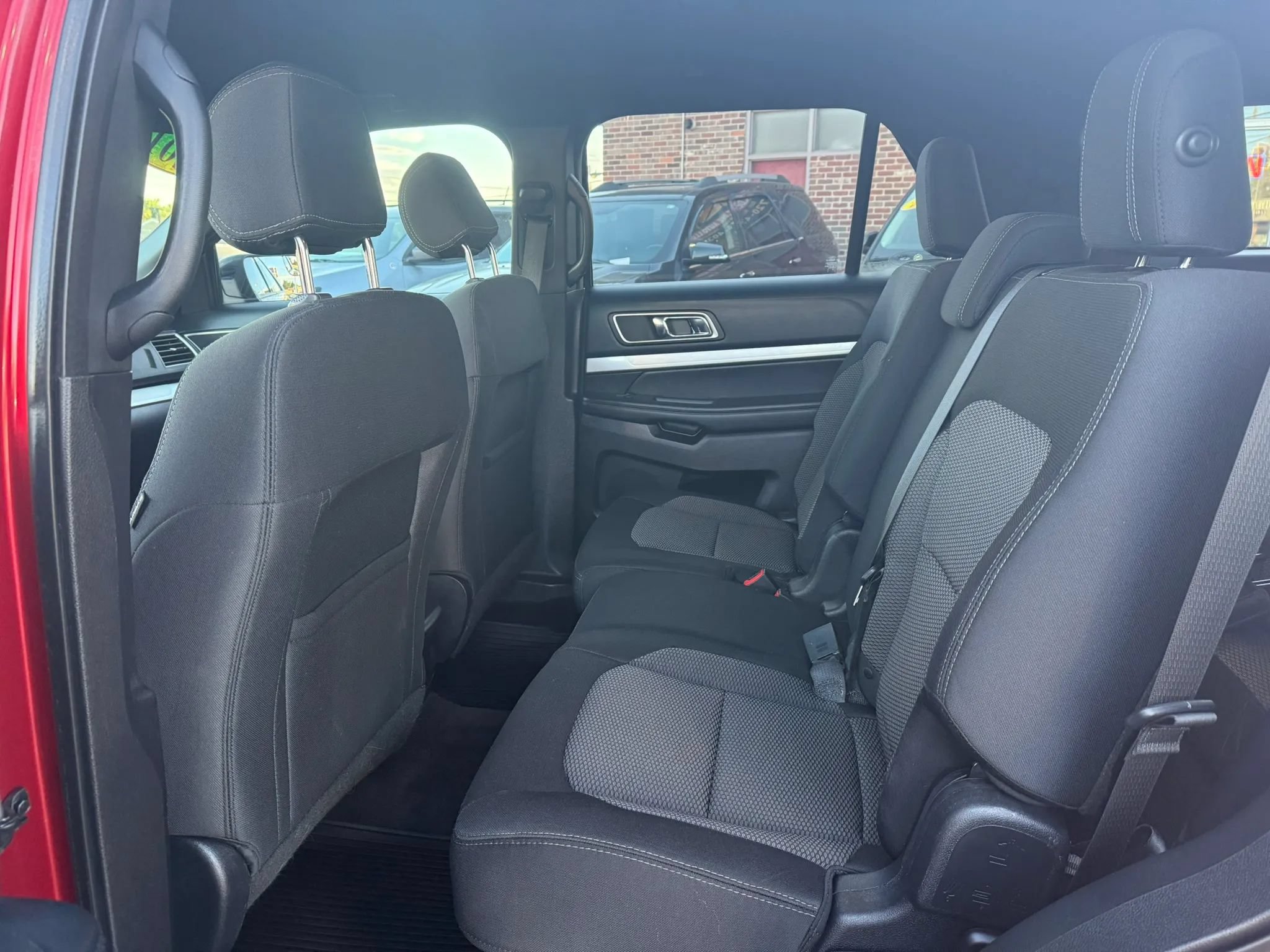 Used 2016 Ford Explorer XLT w/ Equipment Group 201A AWD/4WD image 12