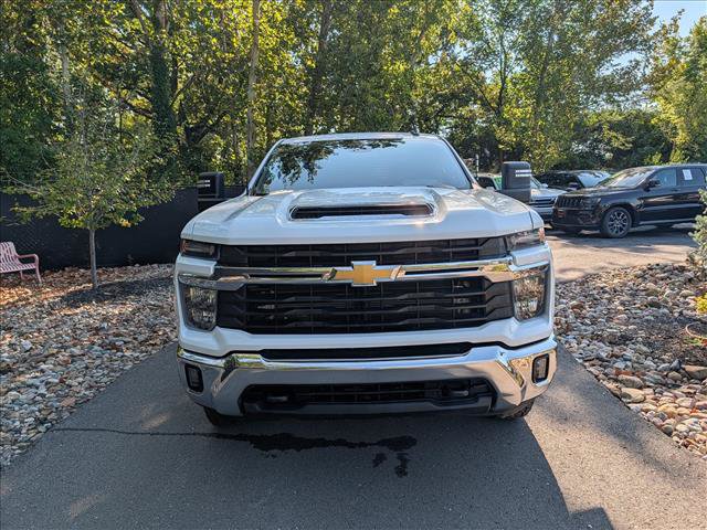 Used 2024 Chevrolet Silverado 2500 LT w/ Convenience Package AWD/4WD image 8