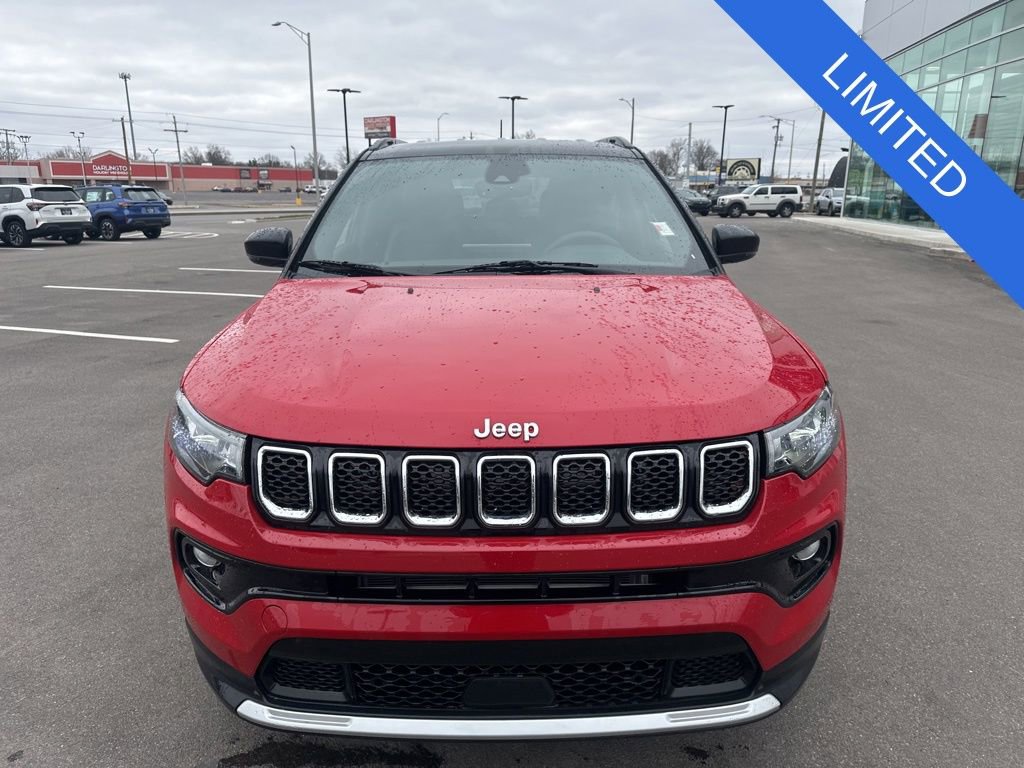 Used 2023 Jeep Compass Limited AWD/4WD image 2