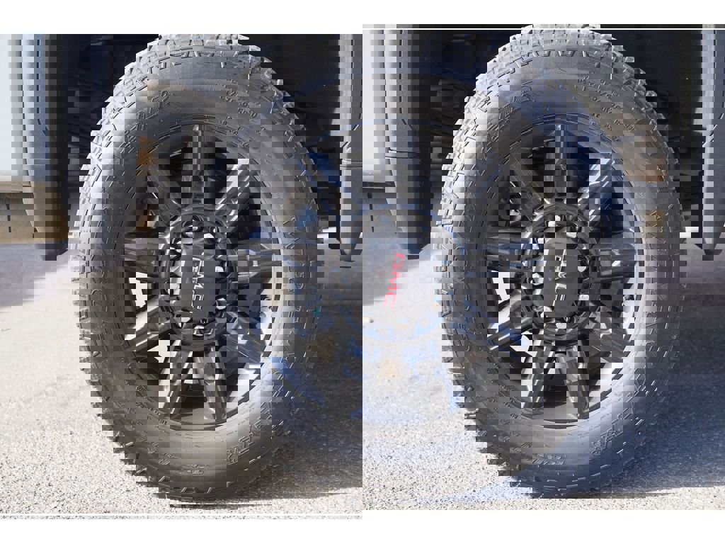 Used 2025 GMC Sierra 3500 AT4 w/ AT4 Premium Plus Package image 7