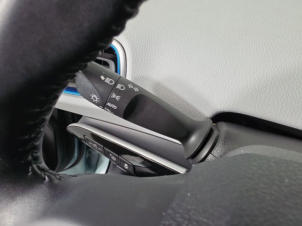 Used 2019 Toyota Prius XLE FWD image 16