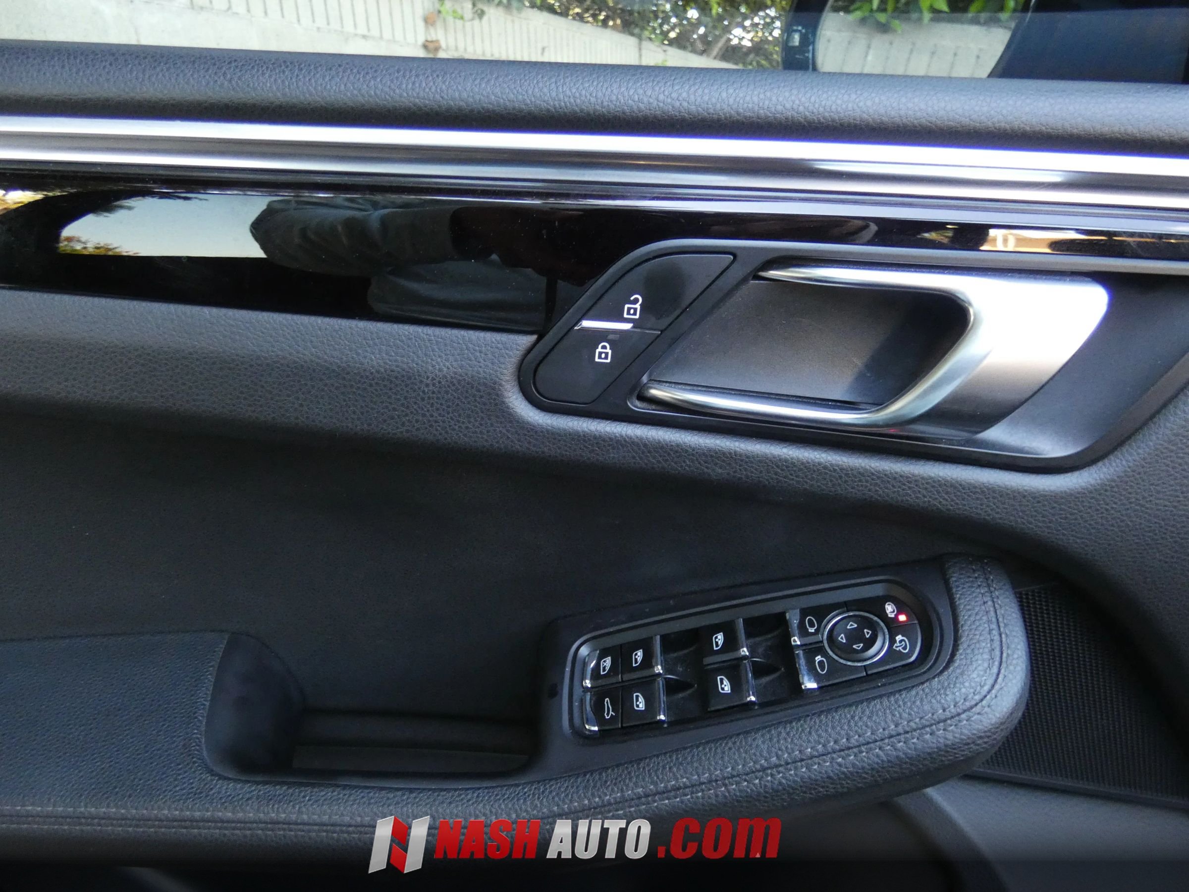 Used 2020 Porsche Macan AWD/4WD image 51