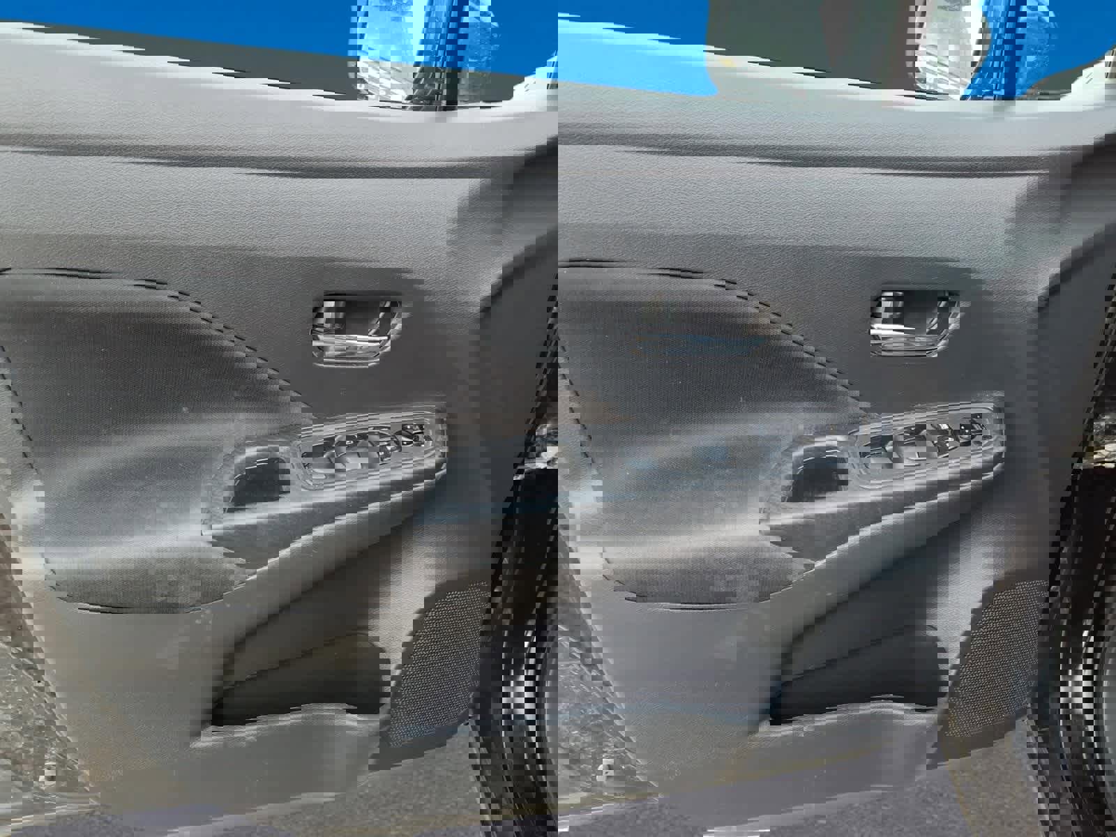 Used 2021 Nissan Versa SV FWD image 7