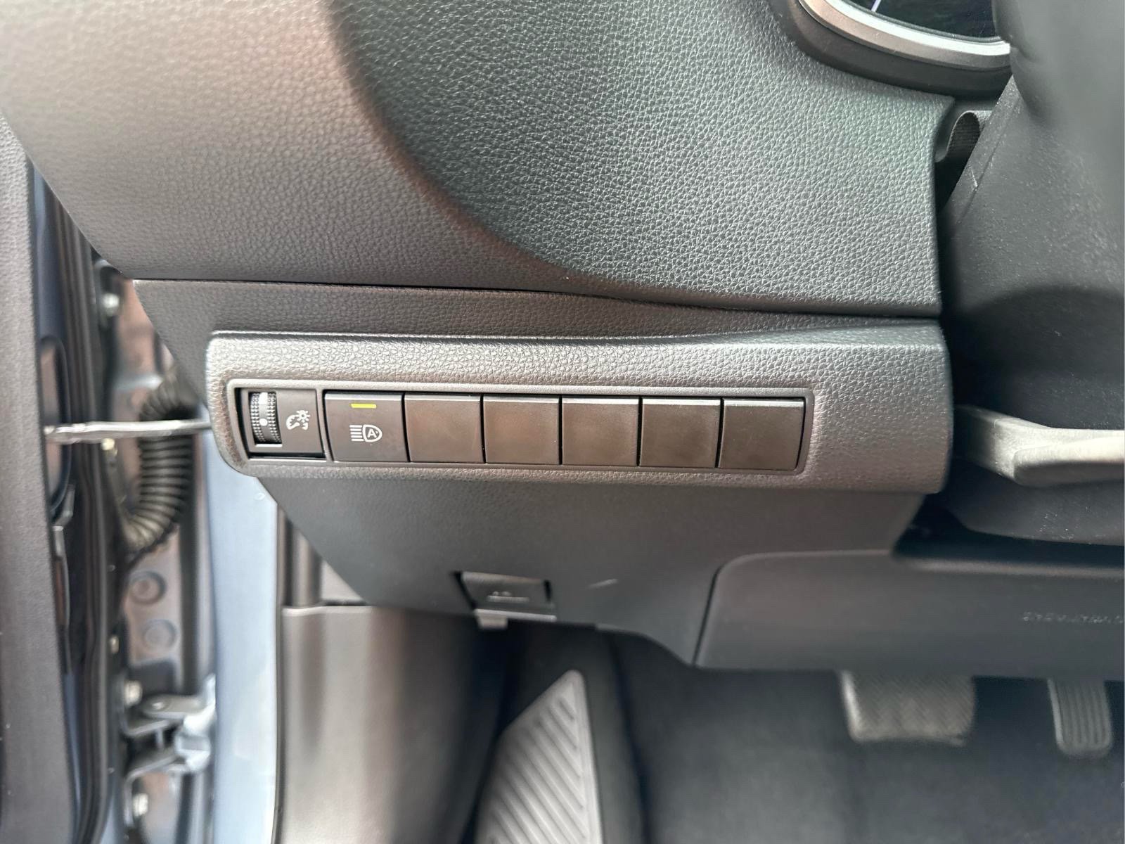 Used 2021 Toyota Corolla XSE w/ Carpet Mat Package (TMS) FWD image 16