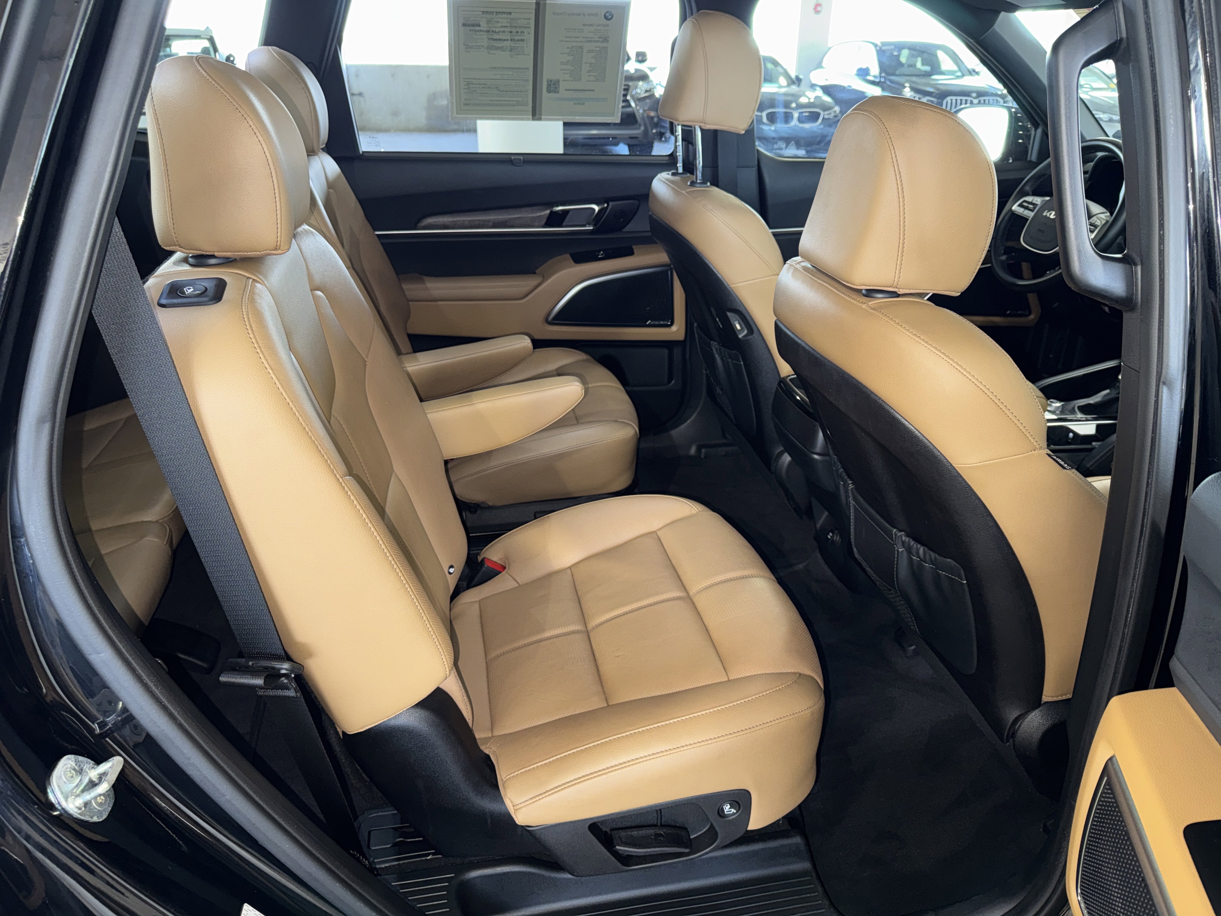 Used 2022 Kia Telluride SX w/ Towing Package image 12