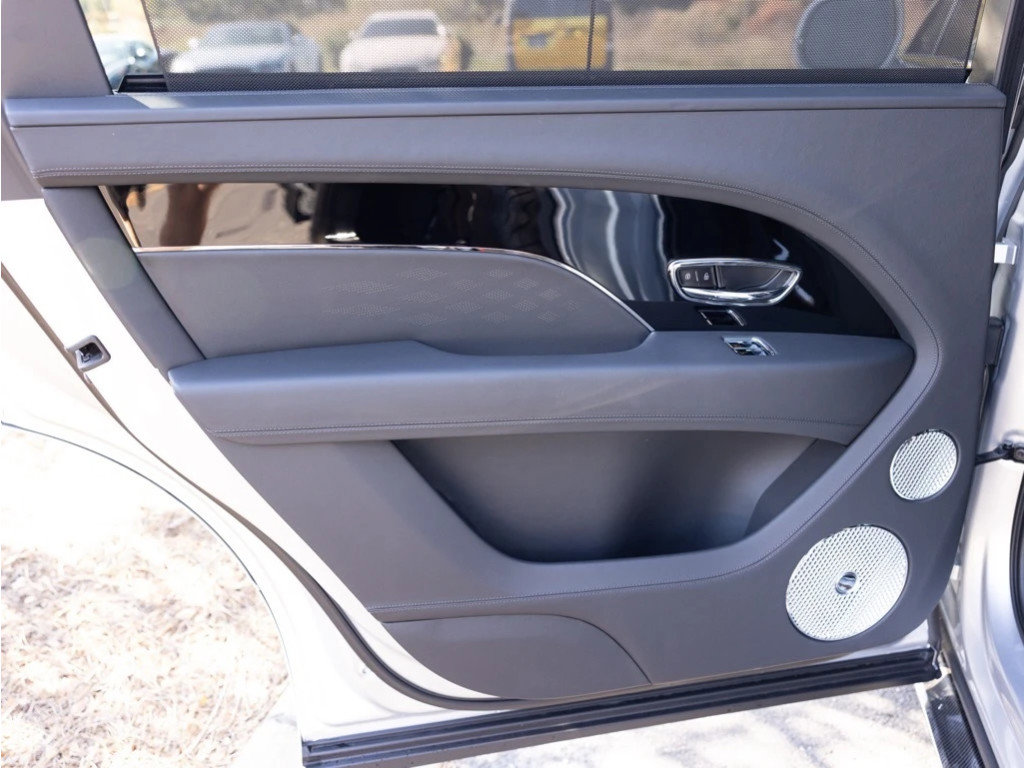 Certified 2024 Bentley Bentayga Extended Wheelbase image 63