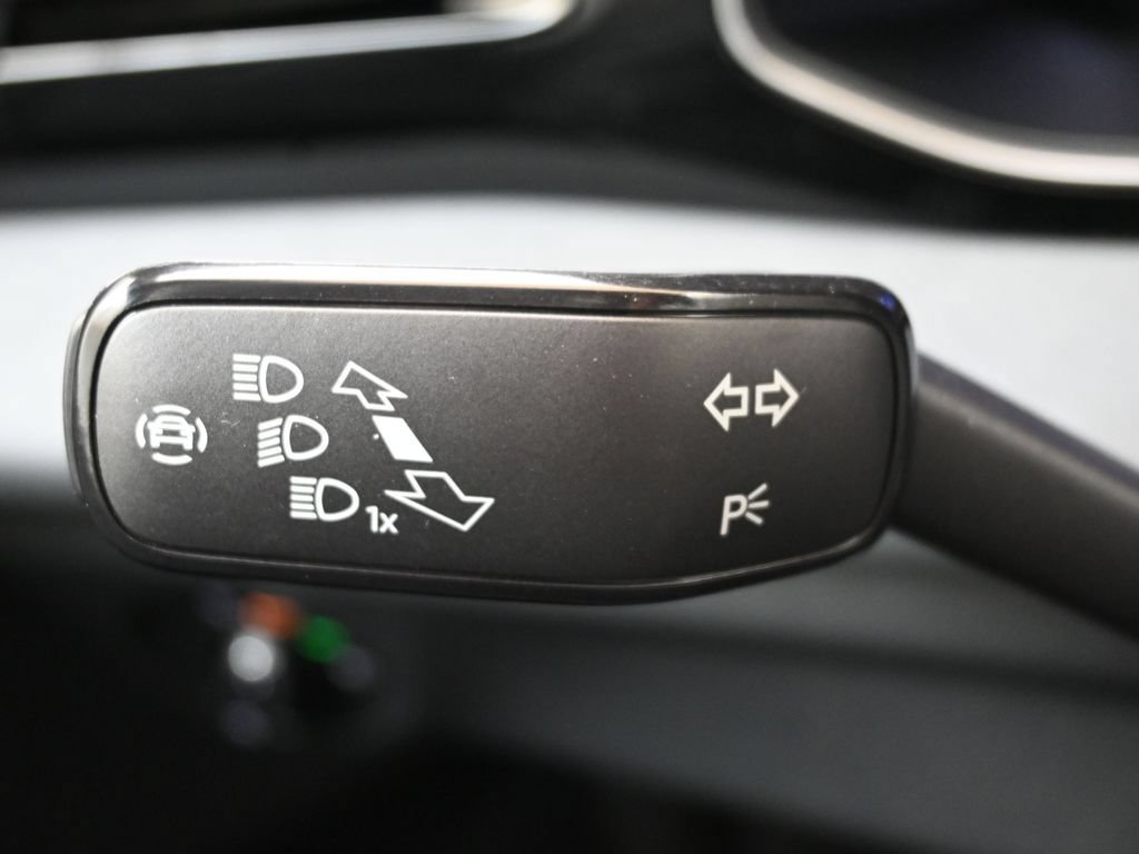 Used 2026 Volkswagen Jetta SE FWD image 27