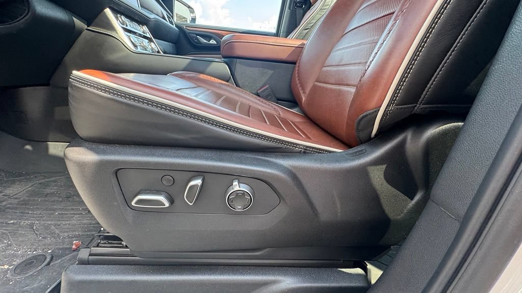 Used 2024 GMC Yukon Denali Ultimate AWD/4WD image 26