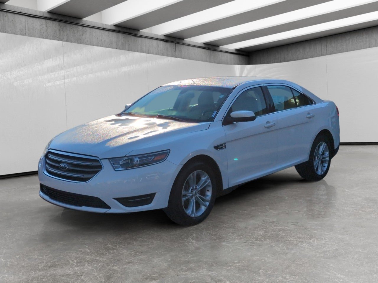 Used 2019 Ford Taurus SEL w/ Equipment Group 201A FWD image 3