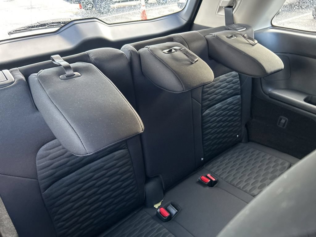 Used 2025 Nissan Pathfinder SV FWD image 29