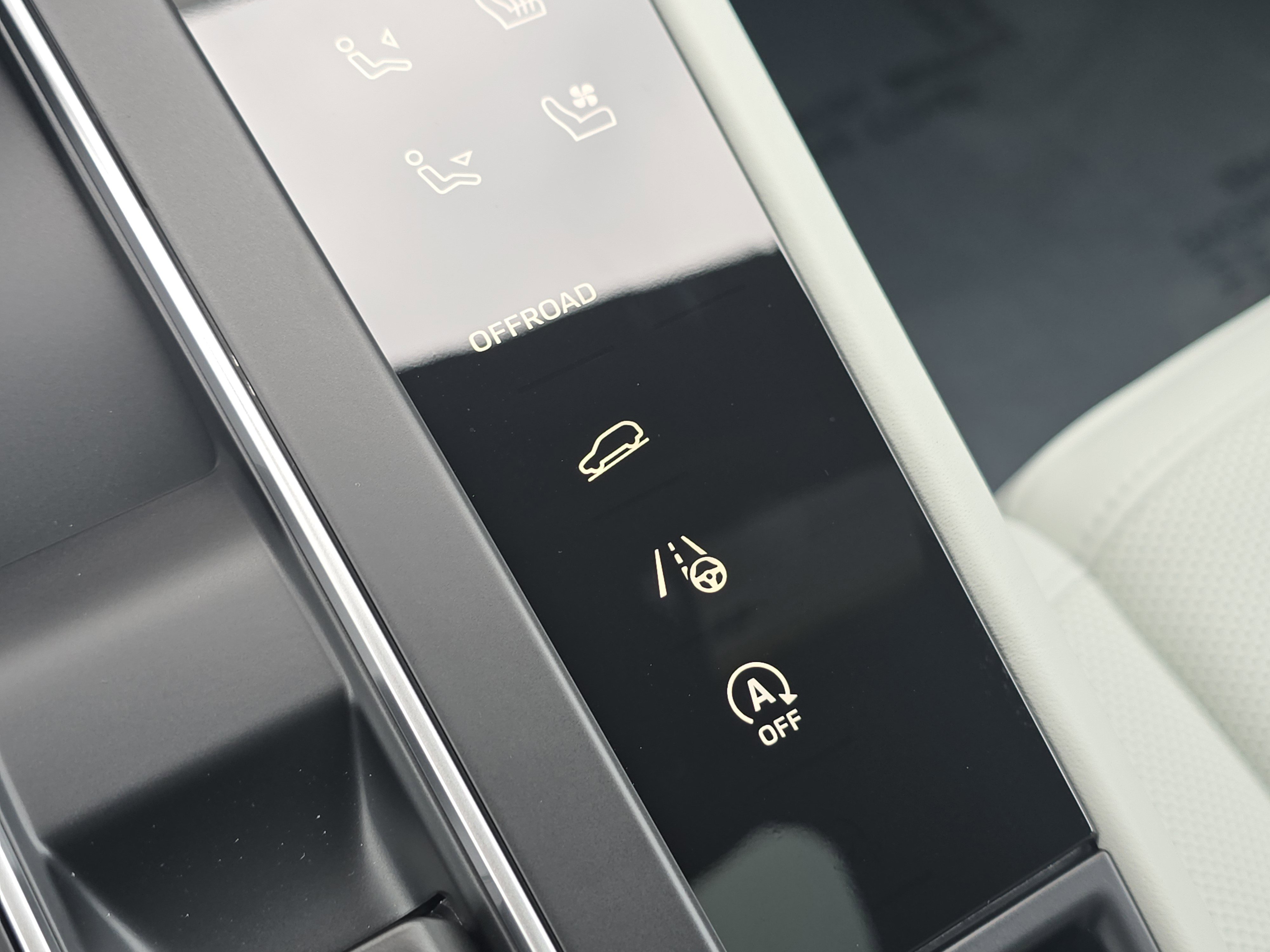 New 2026 Porsche Macan image 28