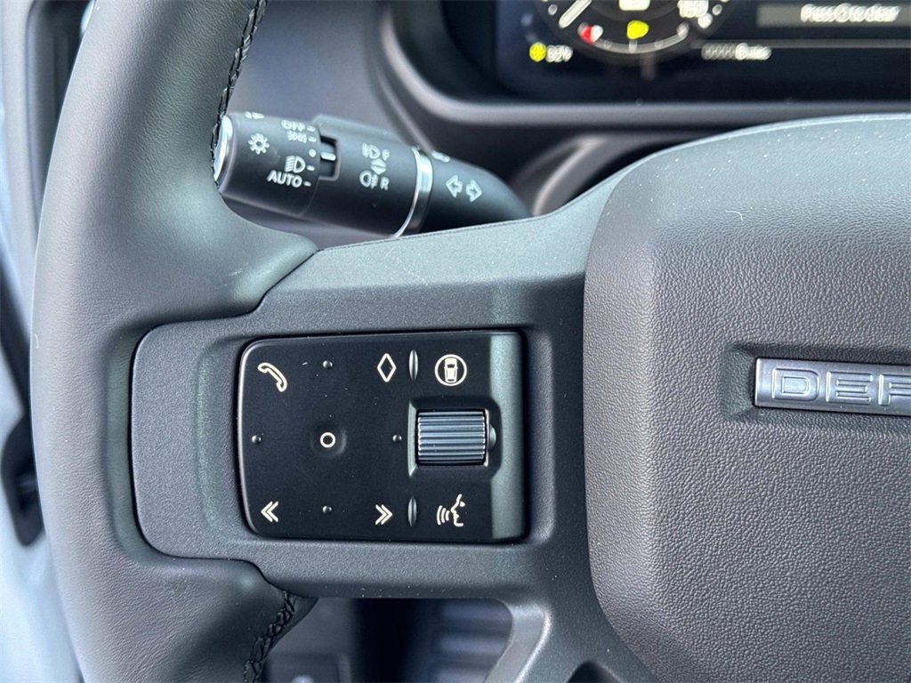 New 2026 Land Rover Defender 110 X-Dynamic SE image 27