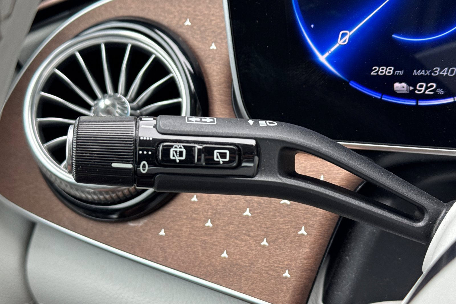 Certified 2023 Mercedes-Benz EQE 500 4MATIC SUV image 33