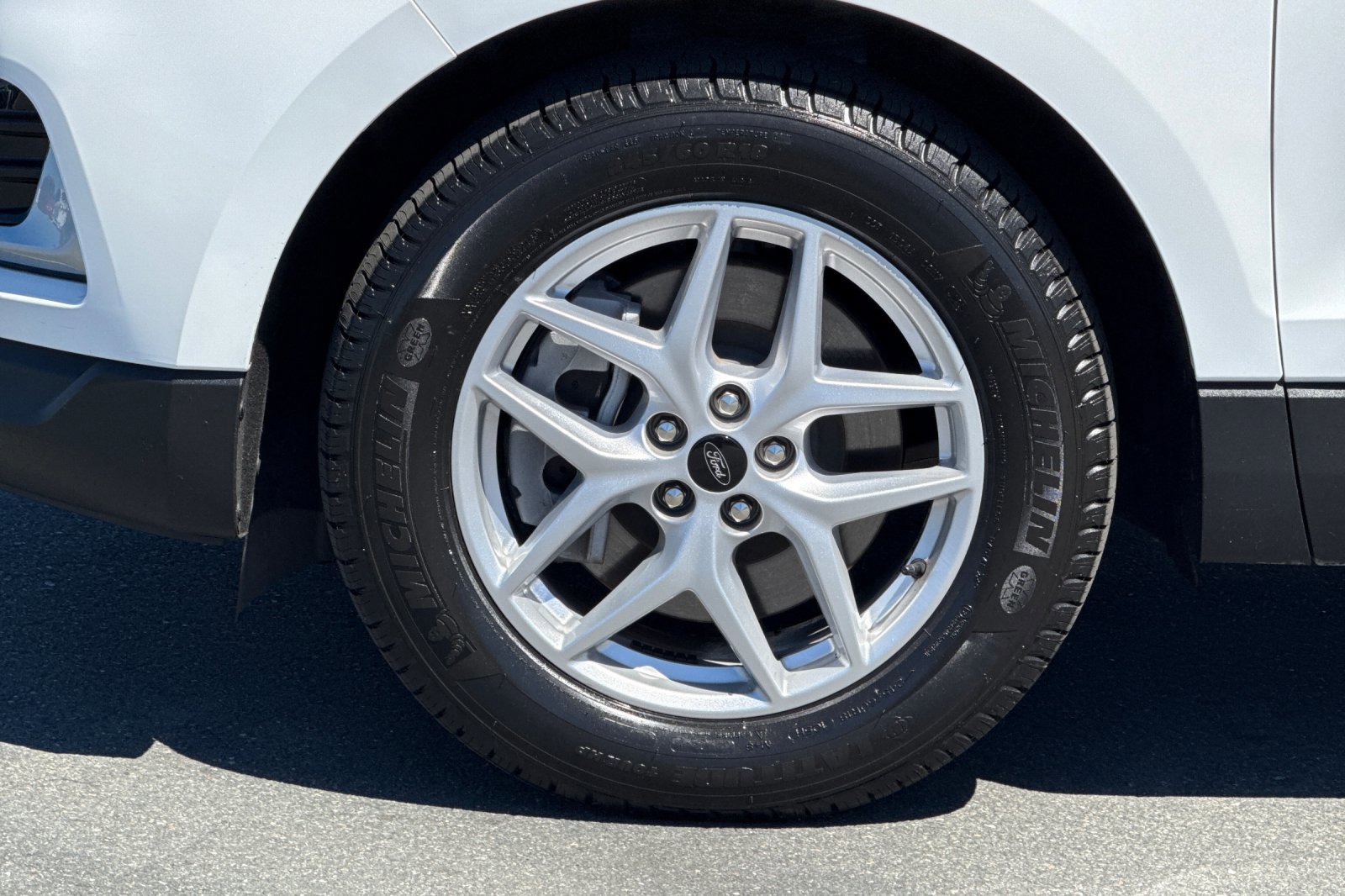 Used 2024 Ford Edge SEL image 25