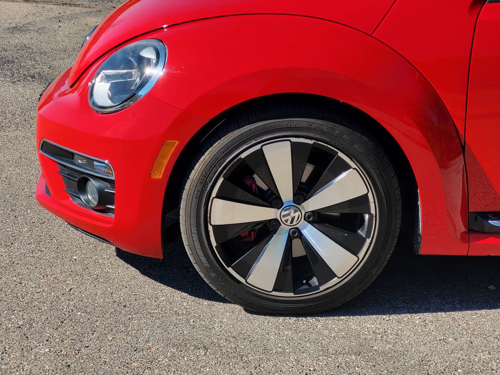 Used 2013 Volkswagen Beetle 2.0T FWD image 8