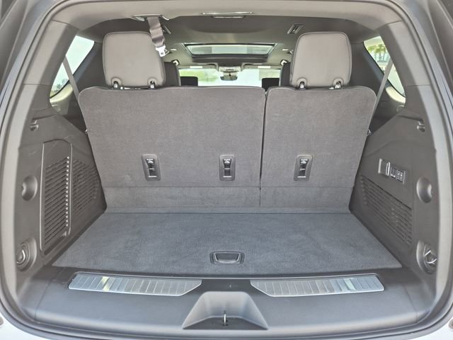 Used 2026 GMC Yukon Denali w/ Advanced Technology Package image 12