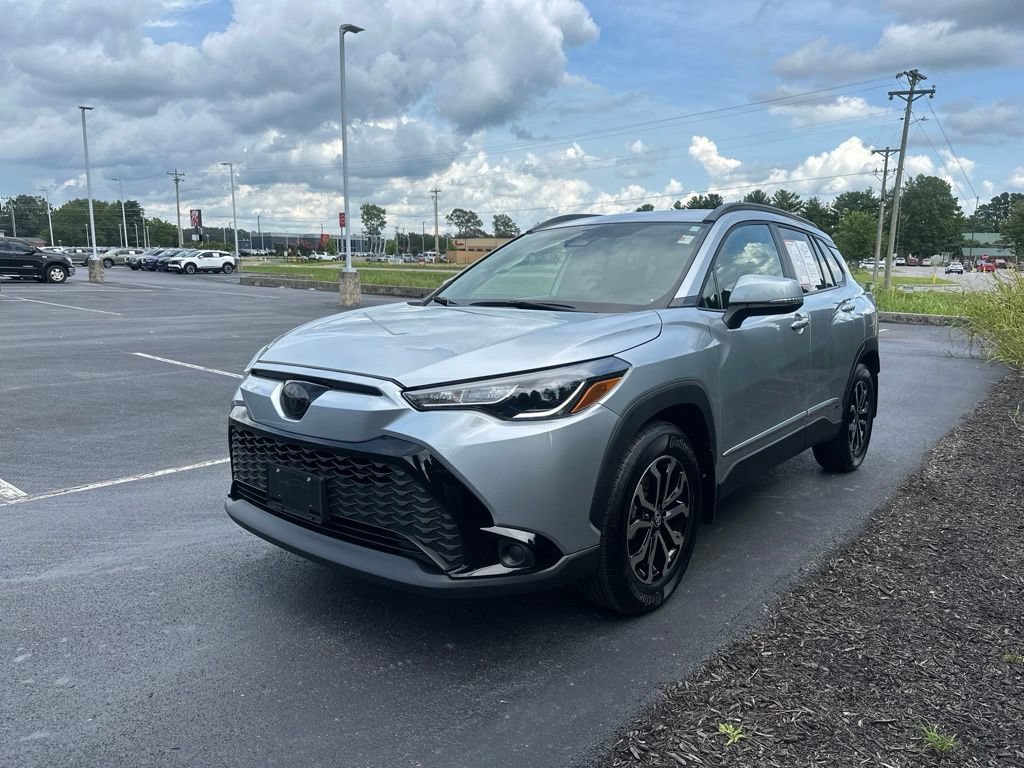 Certified 2023 Toyota Corolla Cross AWD Hybrid w/ Moonroof Package image 4