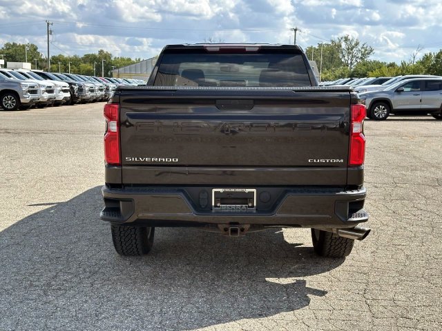 Used 2019 Chevrolet Silverado 1500 Custom w/ Custom Convenience Package AWD/4WD image 6