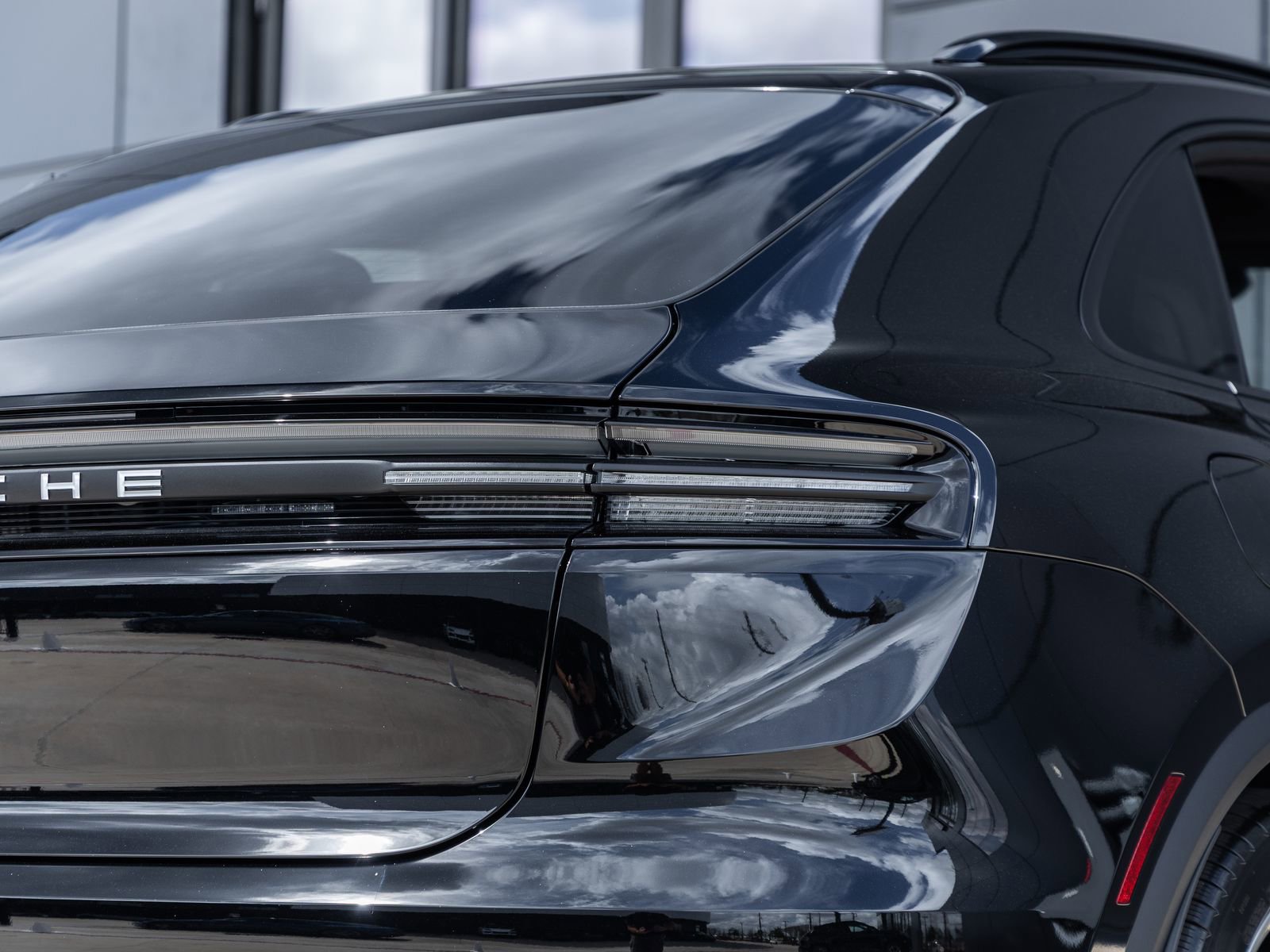 New 2026 Porsche Macan Electric RWD image 16