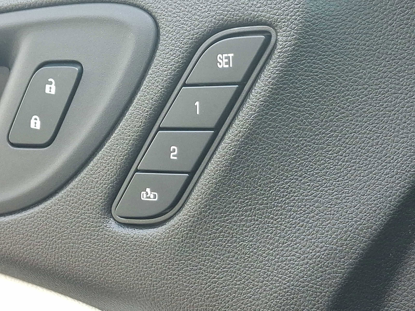 Certified 2024 Buick Encore GX Avenir w/ Avenir Convenience Package image 27