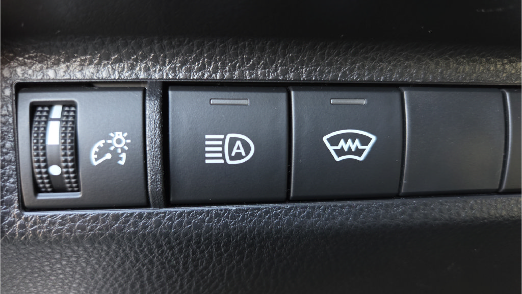 Used 2023 Toyota RAV4 XSE w/ XSE Grade Weather Package AWD/4WD image 29