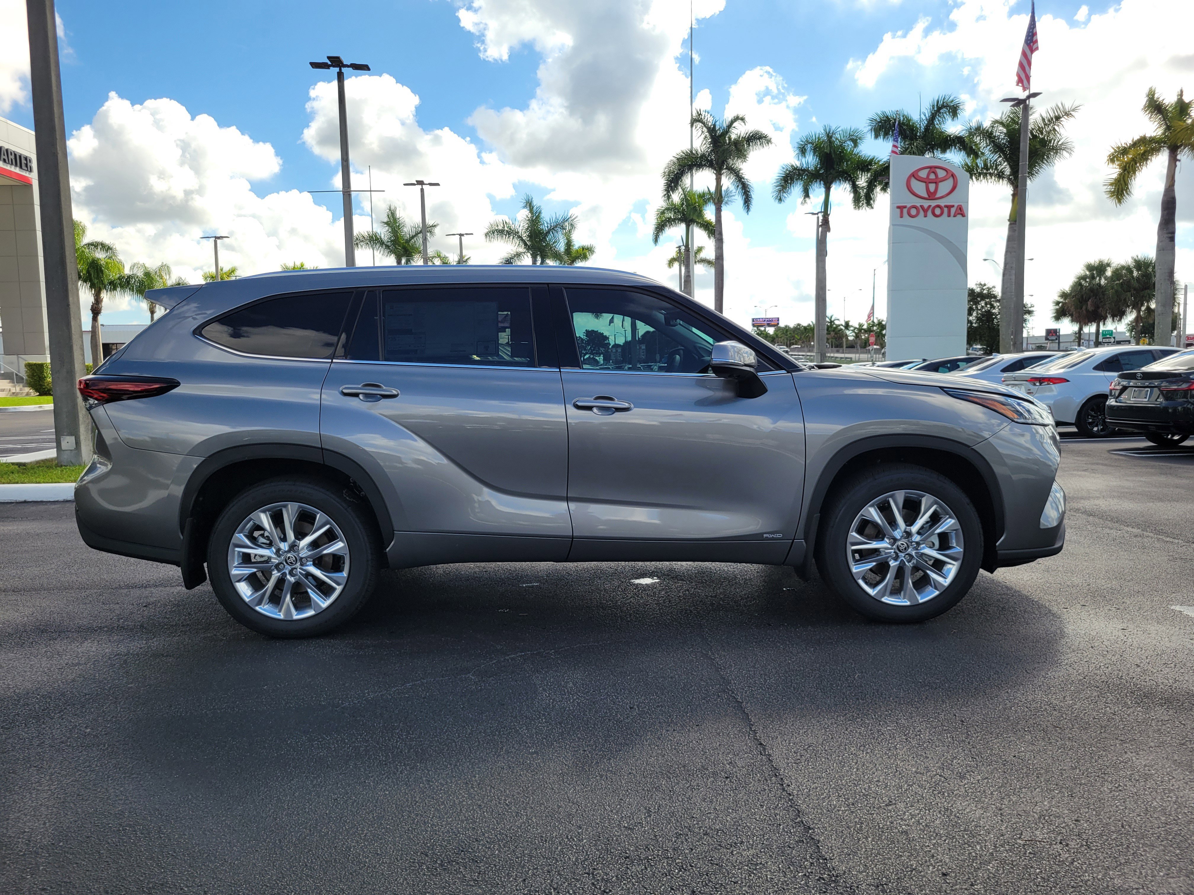 New 2026 Toyota Highlander Limited AWD/4WD image 13