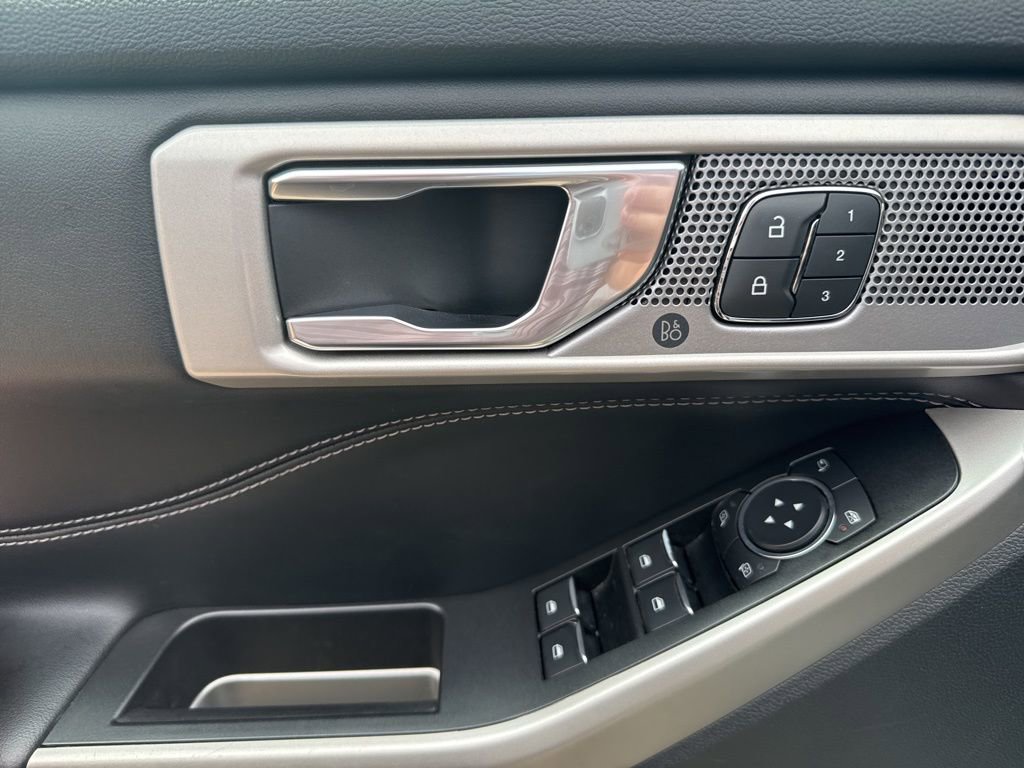 Used 2022 Ford Explorer Limited w/ Class IV Trailer Tow Package image 9