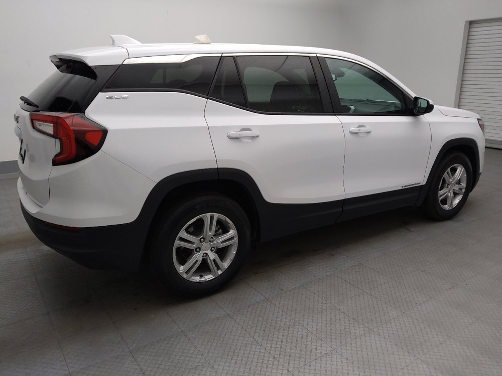 Used 2024 GMC Terrain SLE FWD image 10