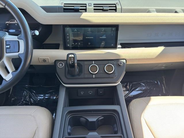 Used 2023 Land Rover Defender 110 SE image 17