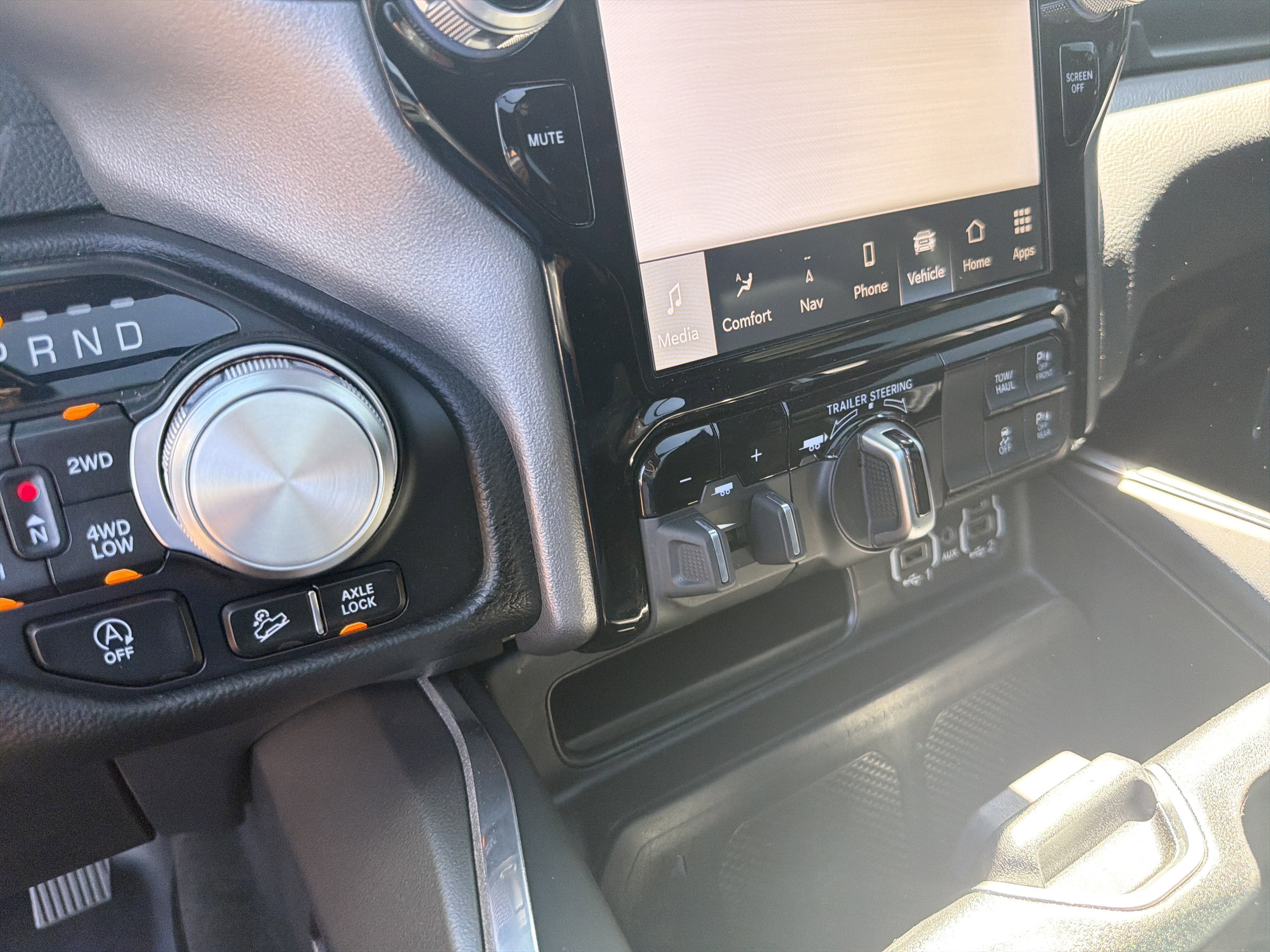 Used 2022 RAM 1500 Laramie AWD/4WD image 22