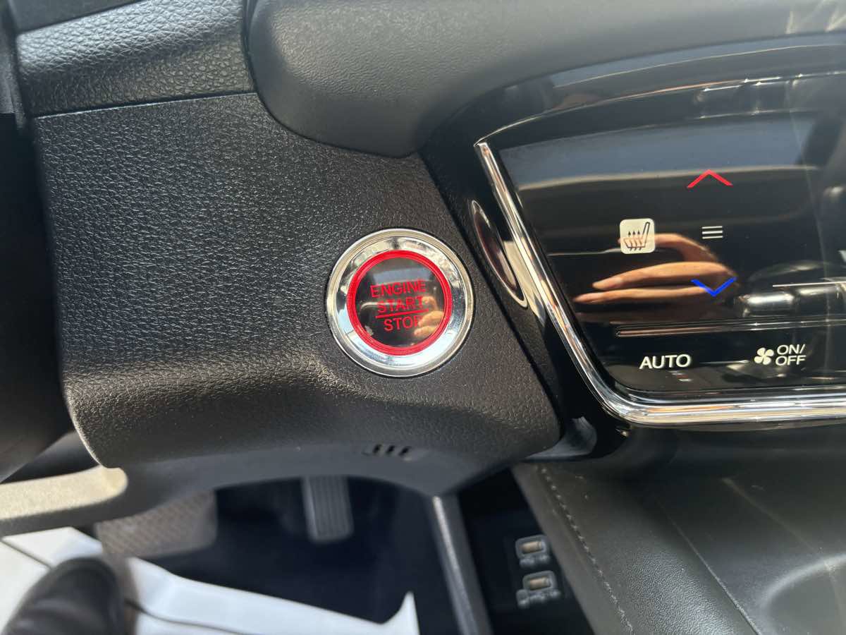 Used 2019 Honda HR-V Touring image 32