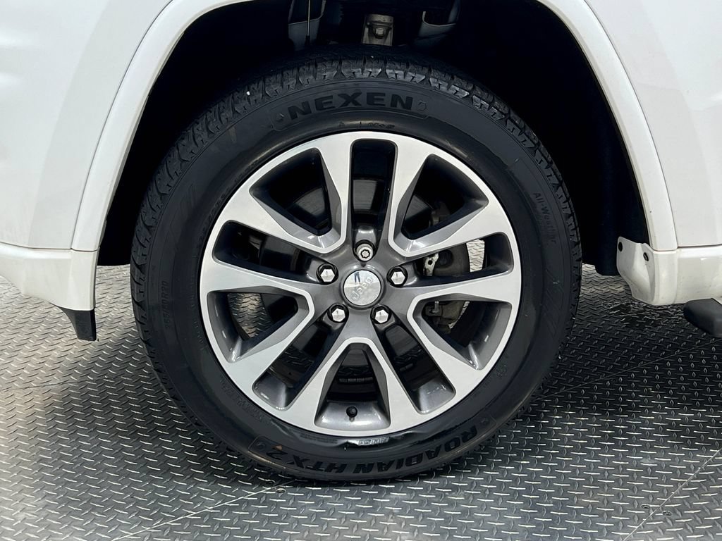 Used 2018 Jeep Grand Cherokee Overland AWD/4WD image 37