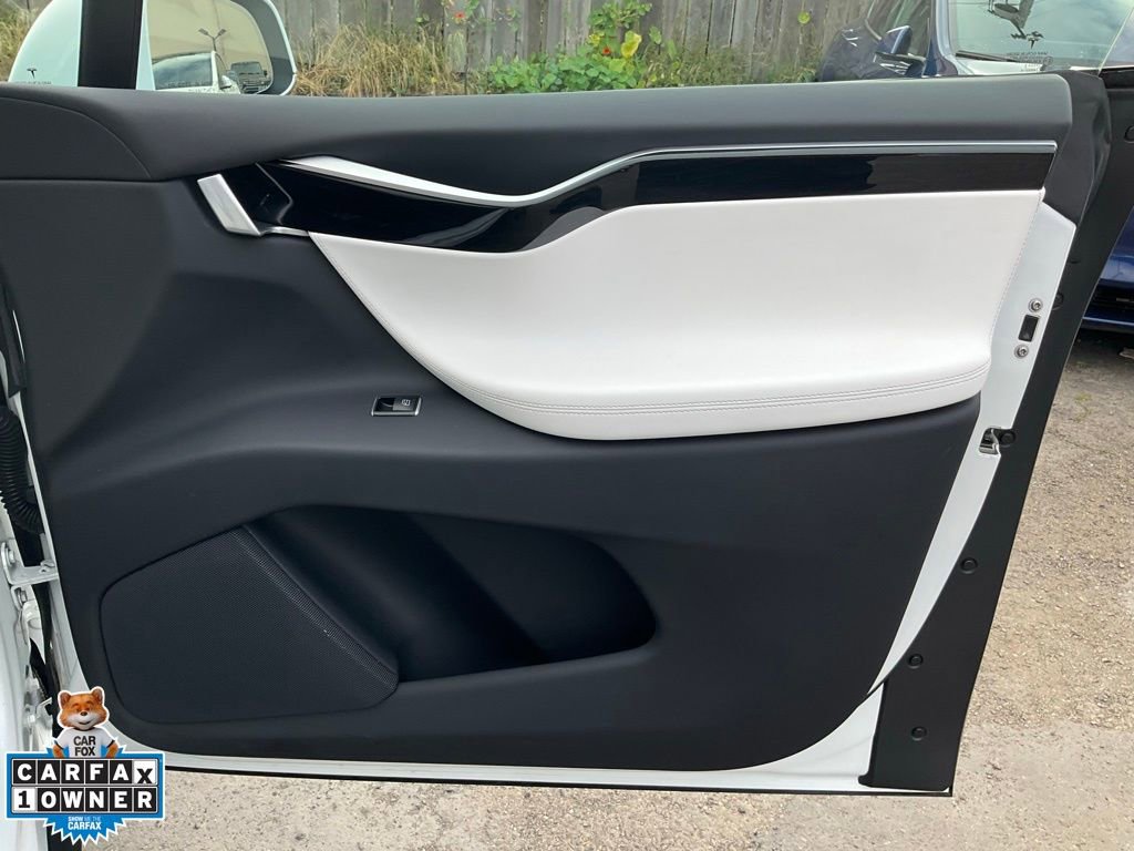 Used 2017 Tesla Model X 90D image 87