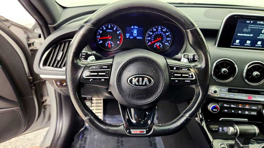 Used 2021 Kia Stinger GT-Line RWD image 12