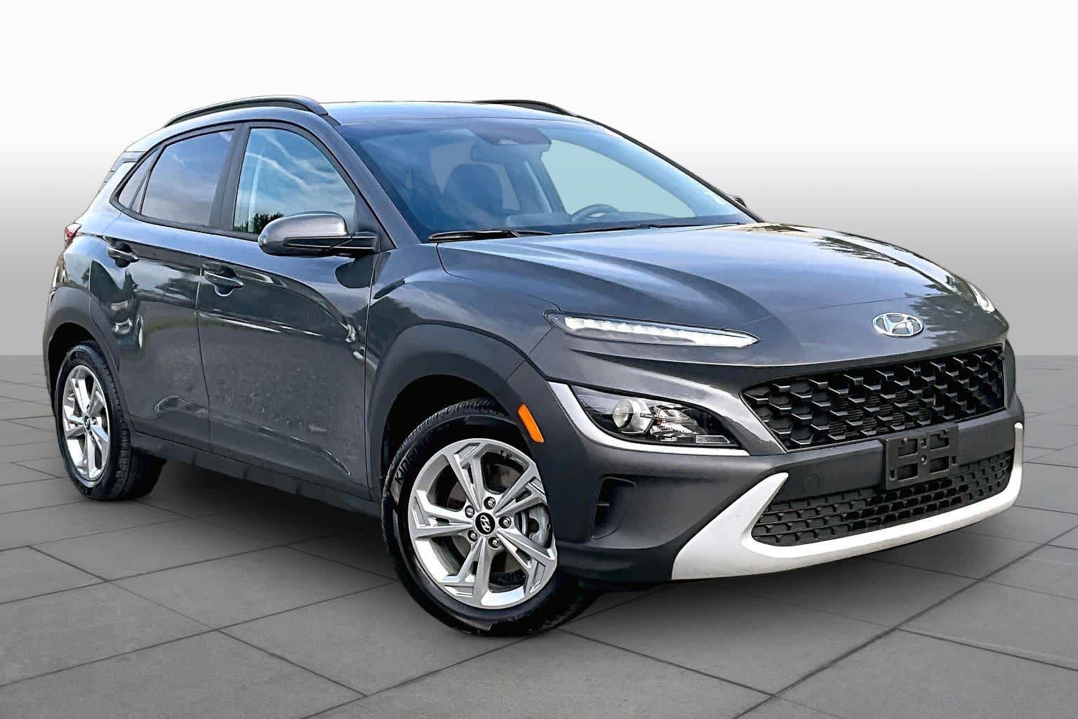 Used 2023 Hyundai Kona SEL AWD/4WD image 3