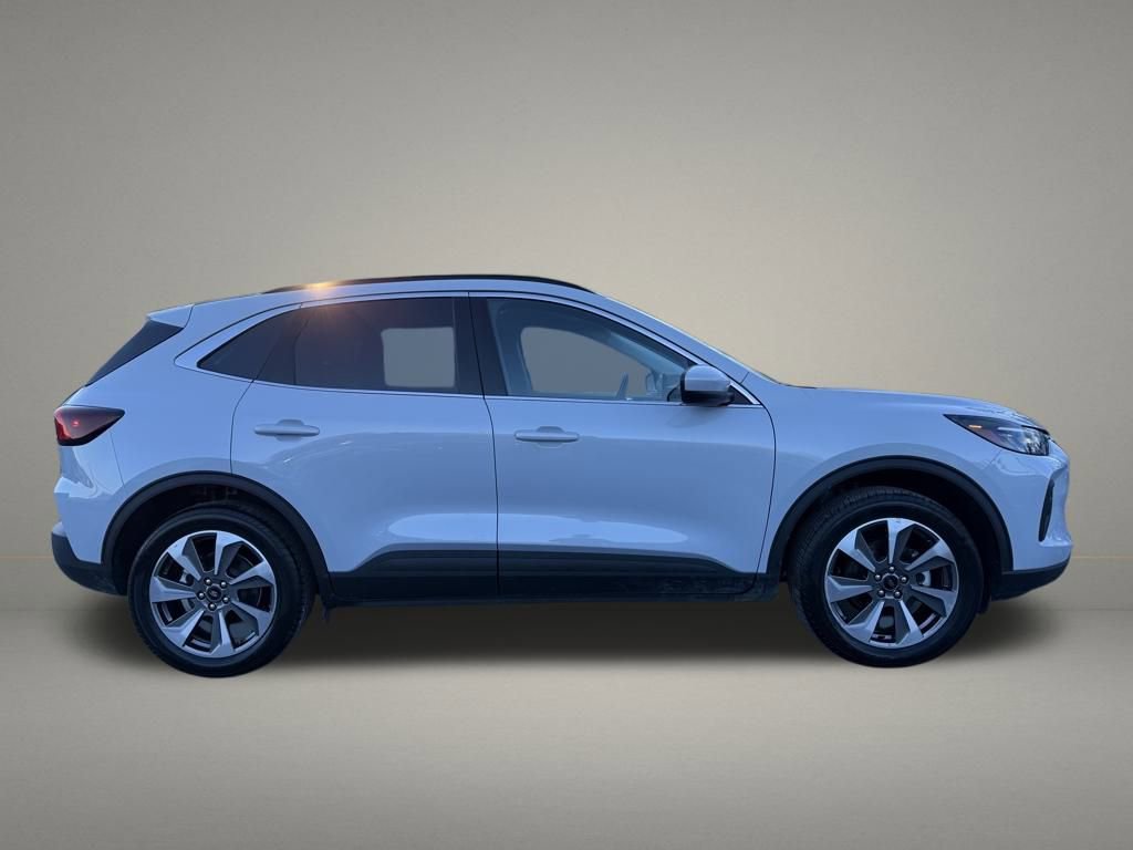 Used 2025 Ford Escape Platinum image 6