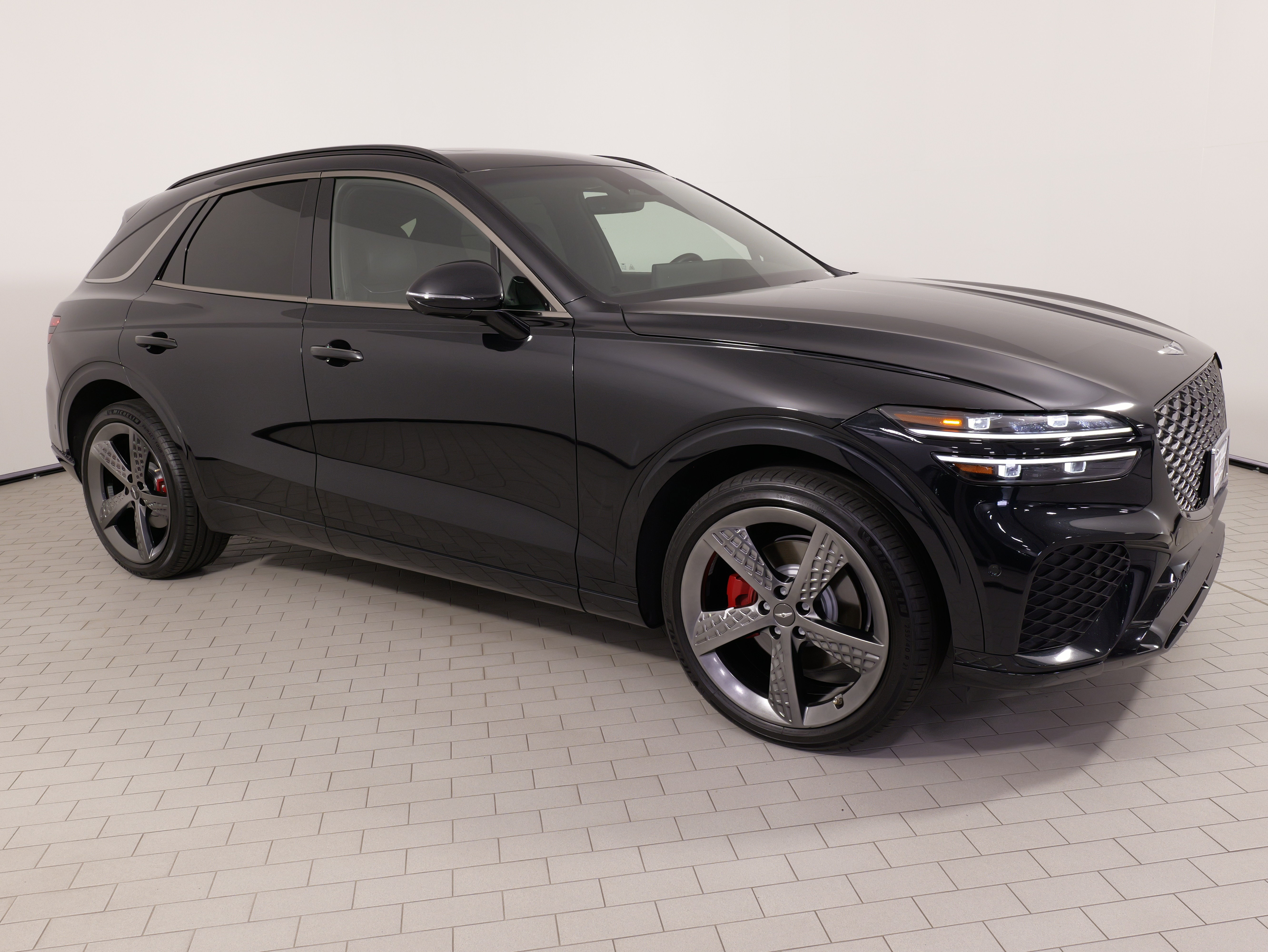 Used 2022 Genesis GV70 2.5T w/ Sport Prestige Package AWD/4WD image 8