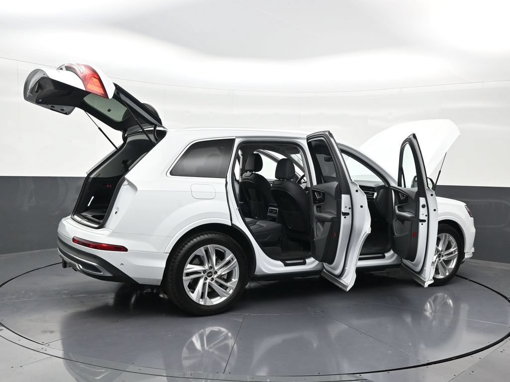 Used 2023 Audi Q7 3.0T Prestige AWD/4WD image 31