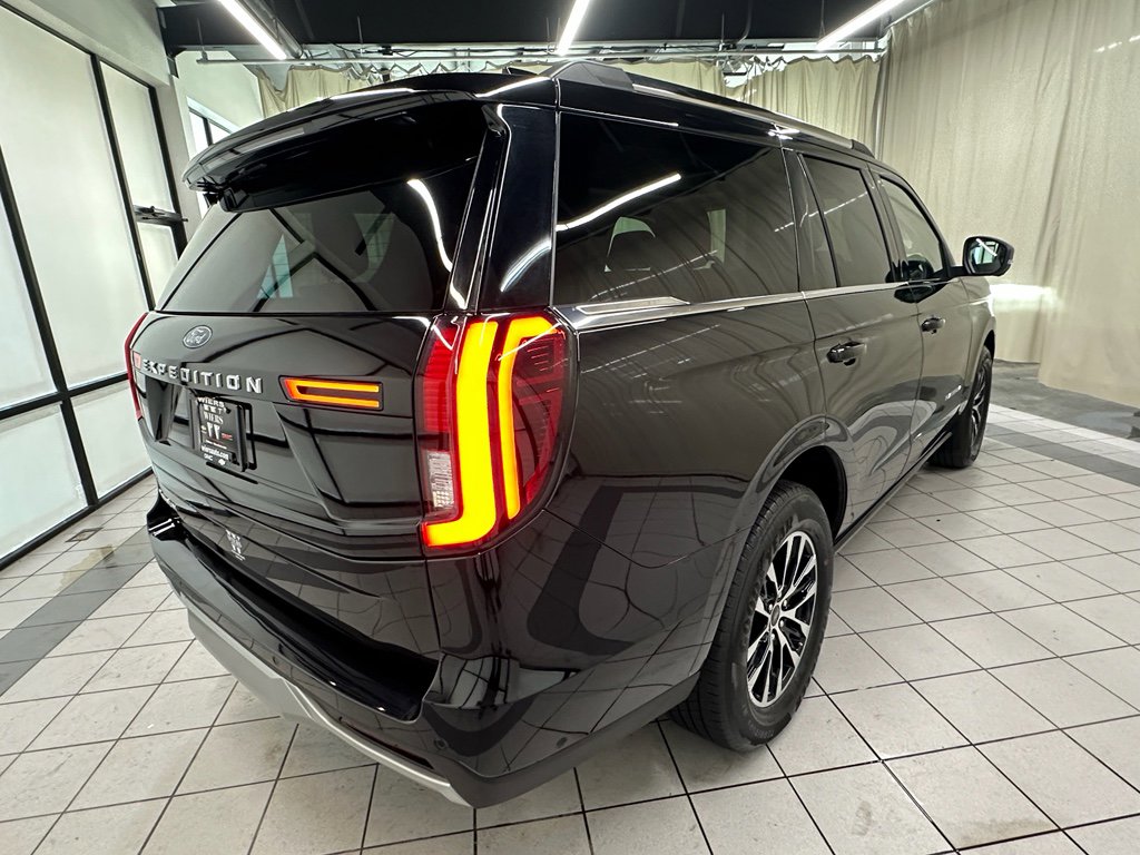 Used 2025 Ford Expedition Platinum image 5